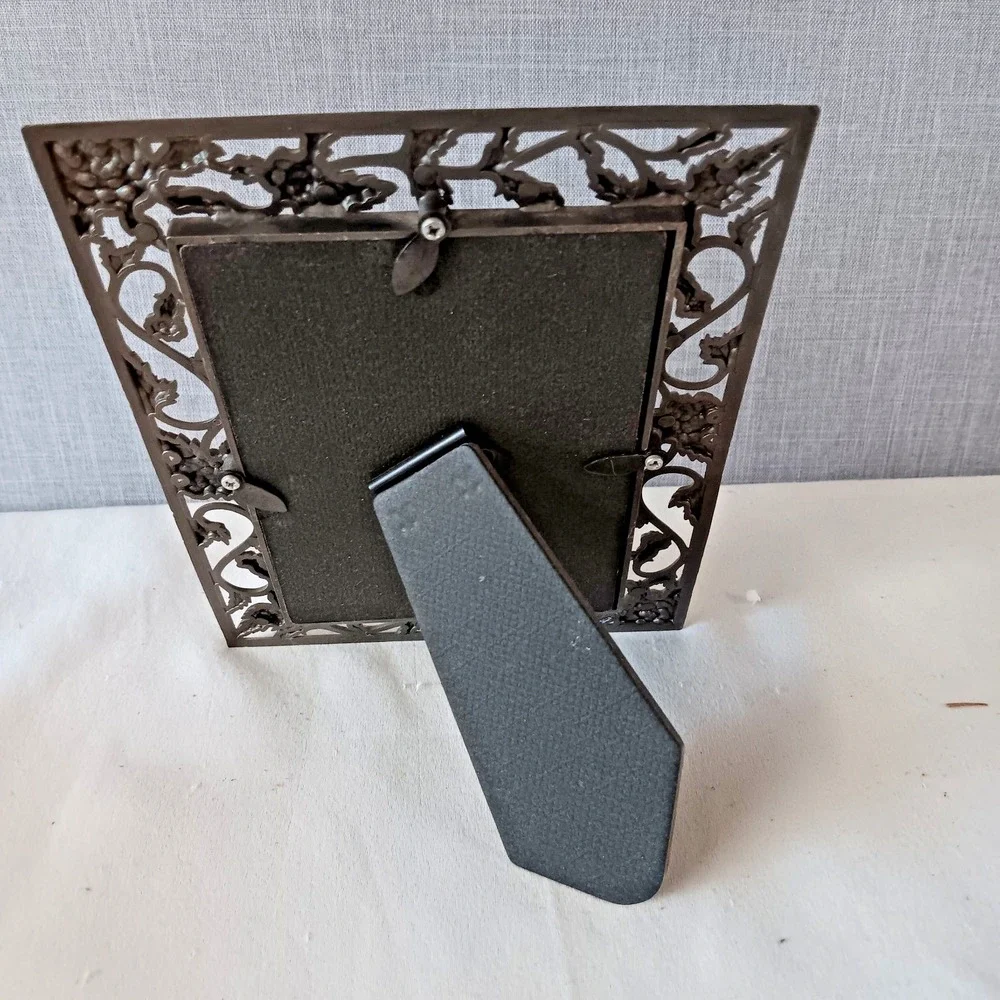 Vintage Ornate Brass Tone Metal Rose‎ Floral Picture Frame 3.5x5  Cottagecore
